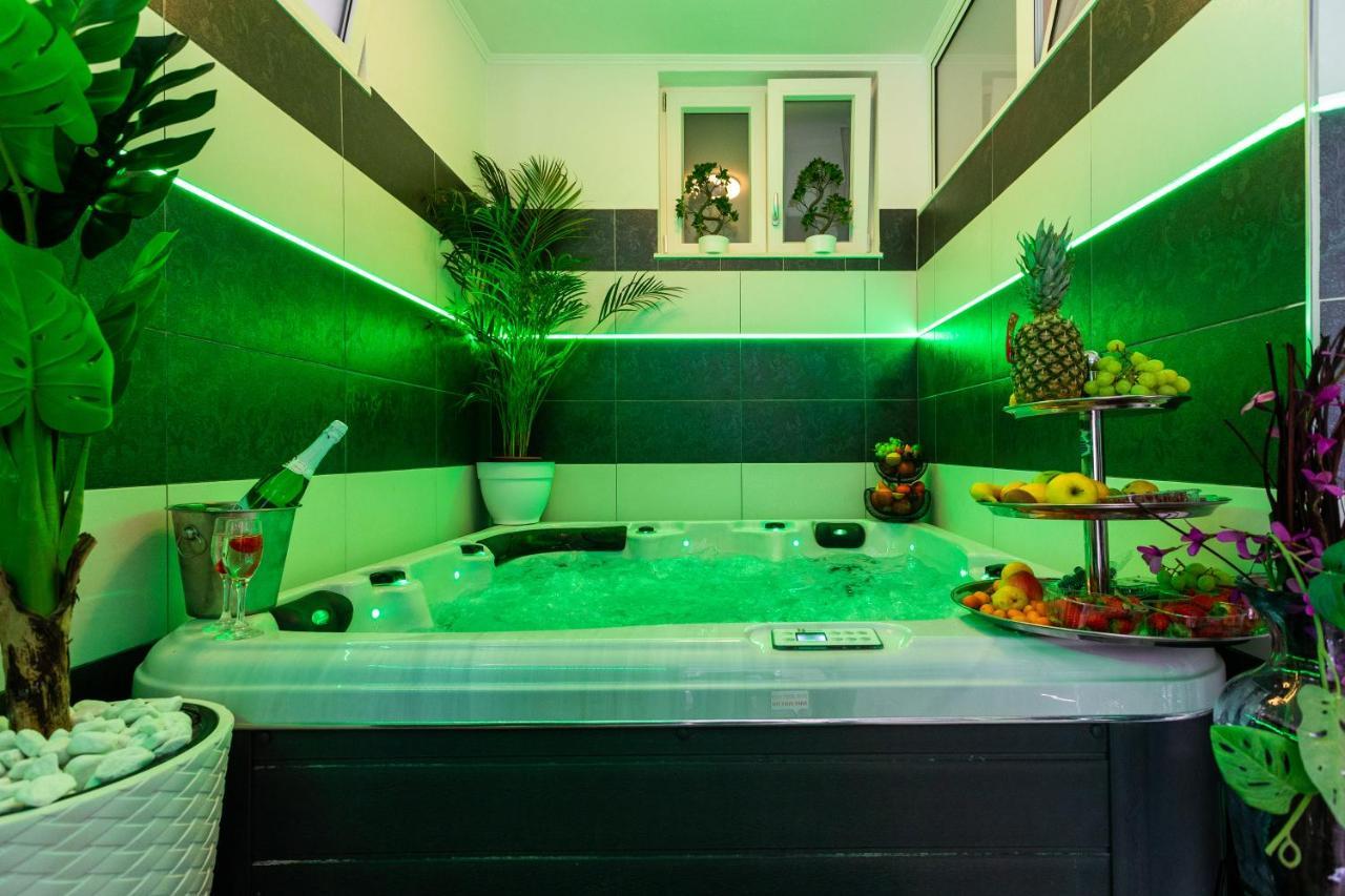 Apartment By The Way Hot Tub And Free Parking ドゥブロブニク エクステリア 写真