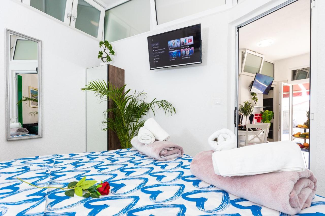 Apartment By The Way Hot Tub And Free Parking ドゥブロブニク エクステリア 写真